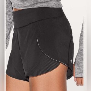Lululemon Play Off The Pleats Short 3”